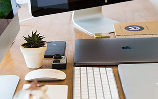 开云体育-德纳连续三年霸占年终前二 三巨头格局遇空前危机